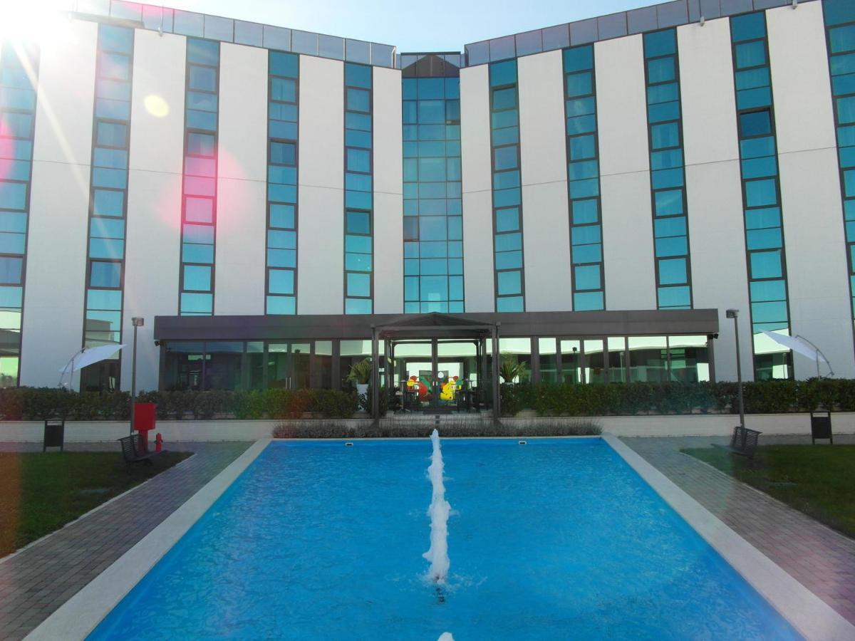 Ibis Styles Milano Melegnano Hotel Carpiano Kültér fotó