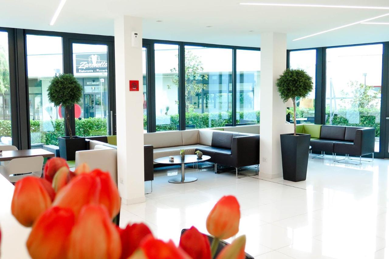 Ibis Styles Milano Melegnano Hotel Carpiano Kültér fotó
